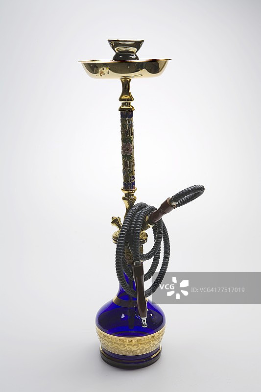 白色背景上的水烟管，阿拉伯联合酋长国迪拜图片素材
