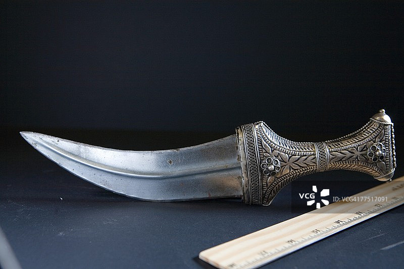 带有银丝的阿曼匕首，阿拉伯联合酋长国图片素材