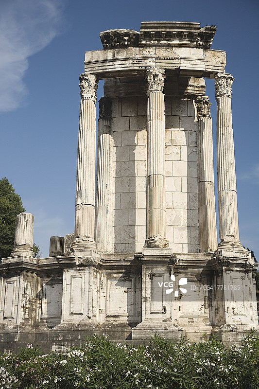 意大利罗马广场灶神庙低角度视图图片素材