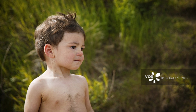 脏小孩图片素材