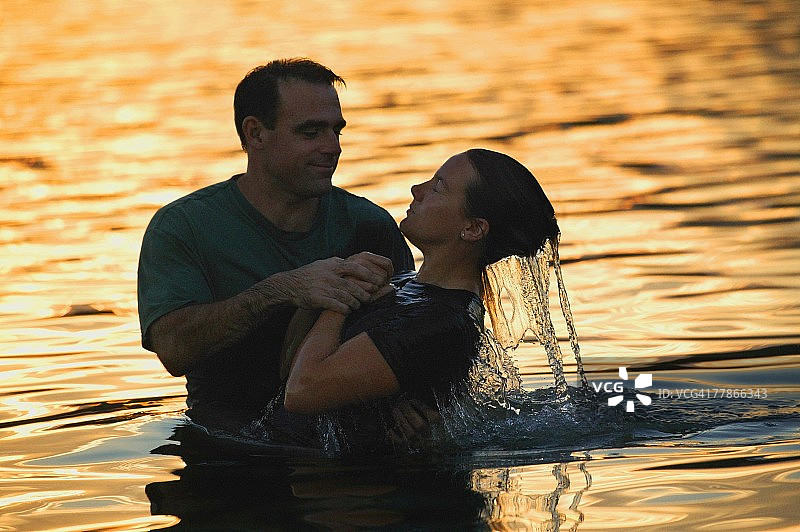水洗礼图片素材