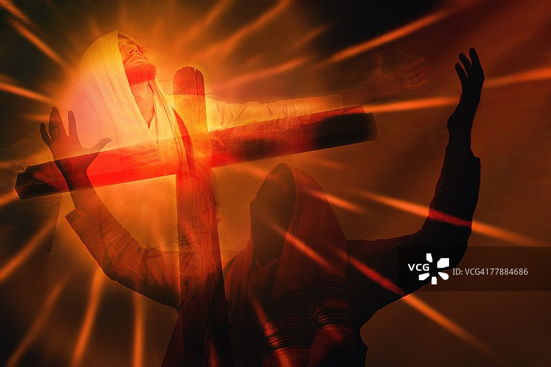 耶稣在十字架上受难的构图图片素材