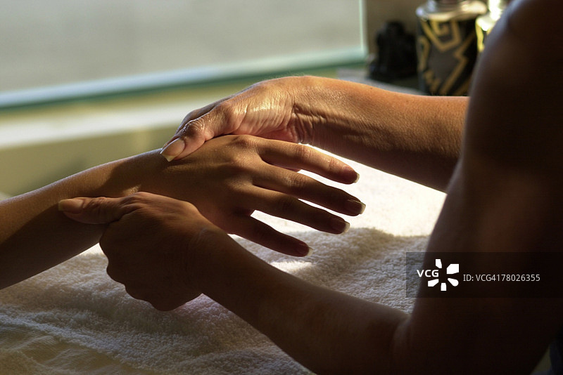 手部按摩图片素材