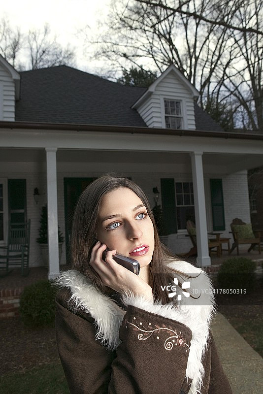 用手机的女人图片素材