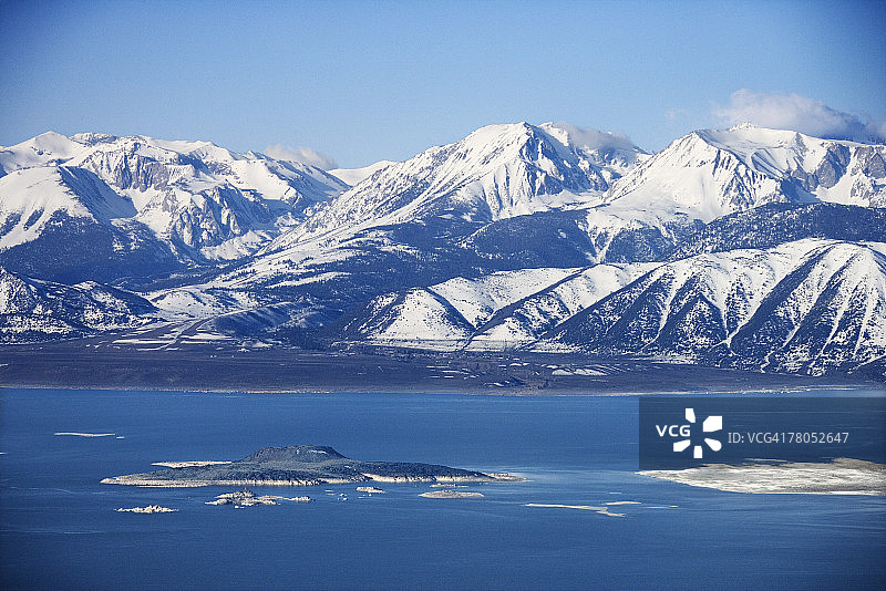 加利福尼亚州优胜美地国家公园莫诺湖鸟瞰图图片素材