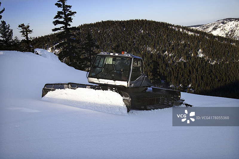 山区扫雪机图片素材