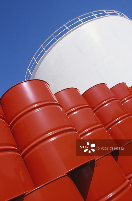 一堆桶图片素材