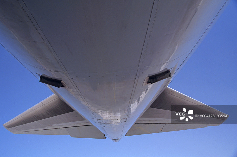 飞机底部图片素材