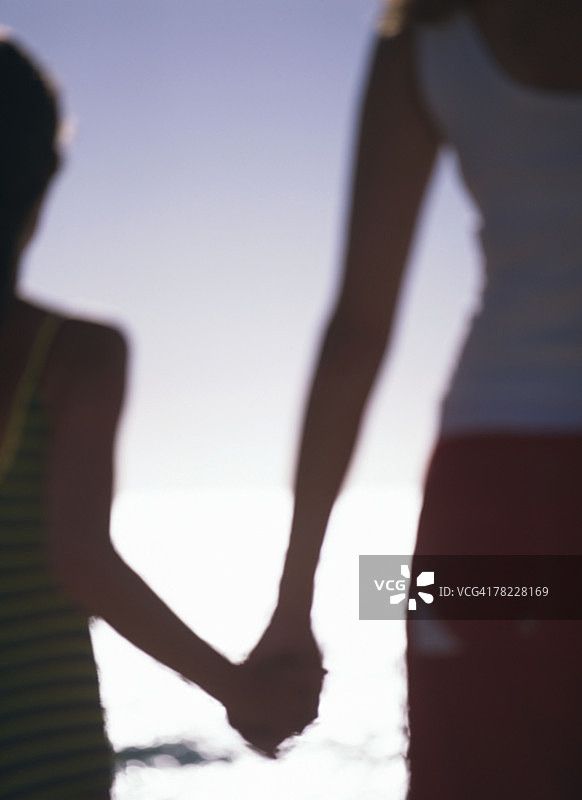 母女手牵手图片素材