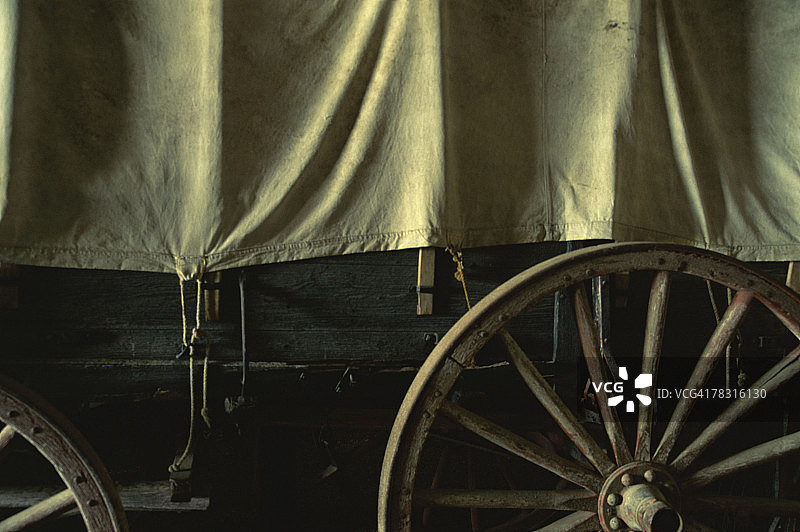 带篷马车图片素材