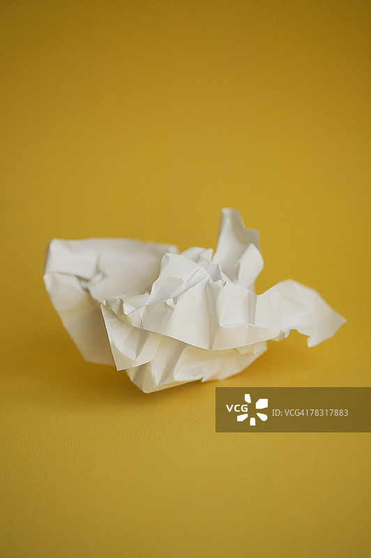 皱巴巴的纸图片素材