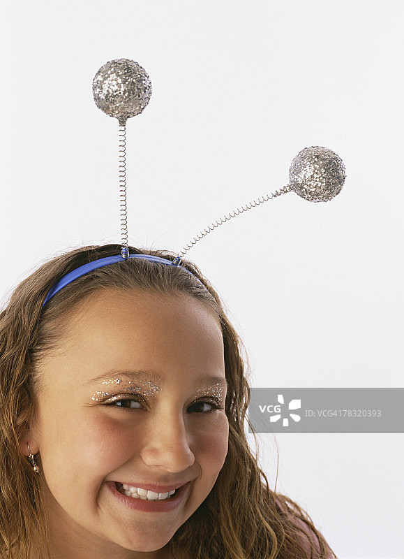 头戴触角的女孩图片素材