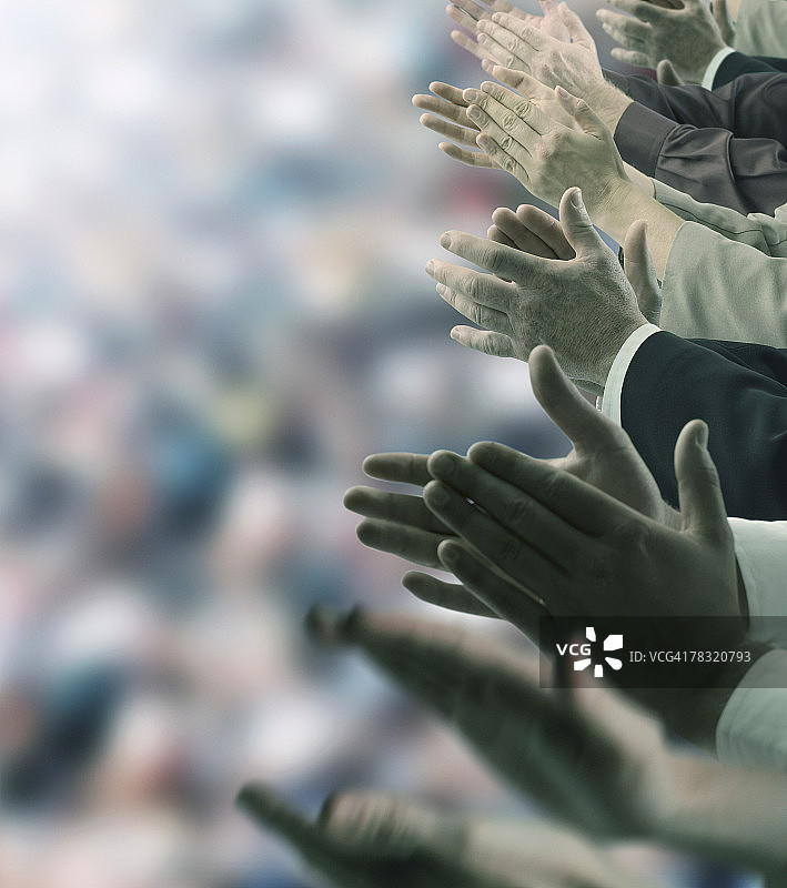 人群鼓掌图片素材