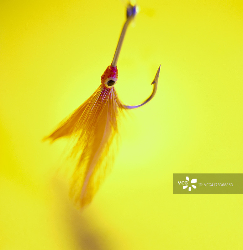 带鱼饵的鱼钩图片素材