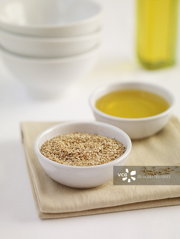 芝麻籽和芝麻油图片素材