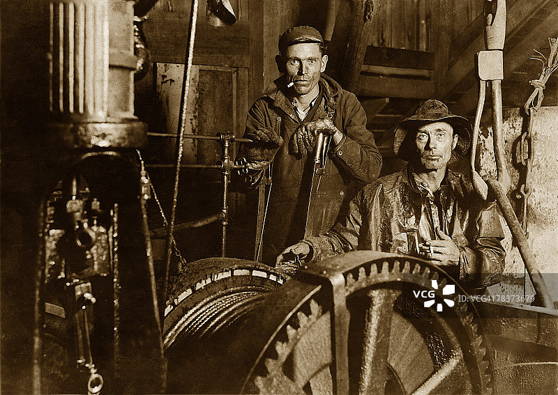 绞盘工人图片素材