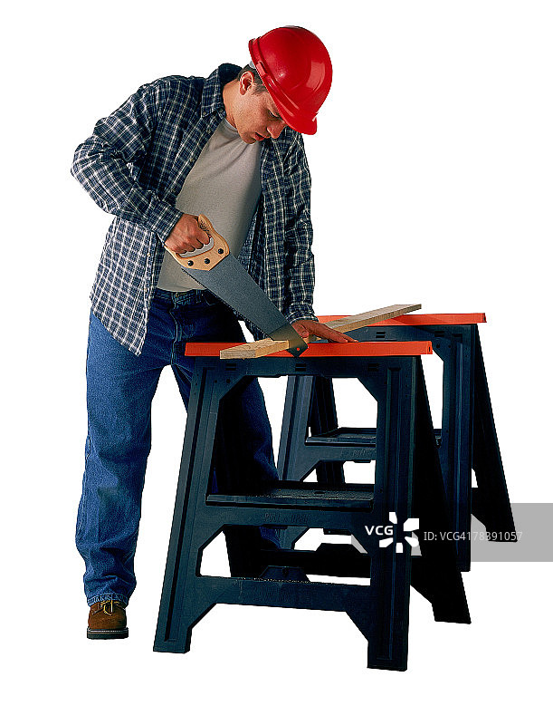 锯木头的建筑工人图片素材