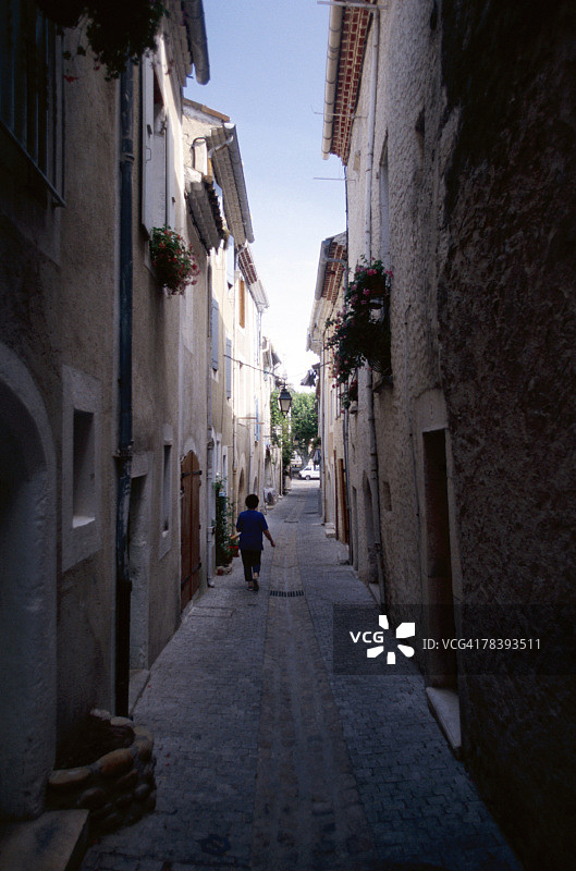 法国维维耶的狭窄街道图片素材