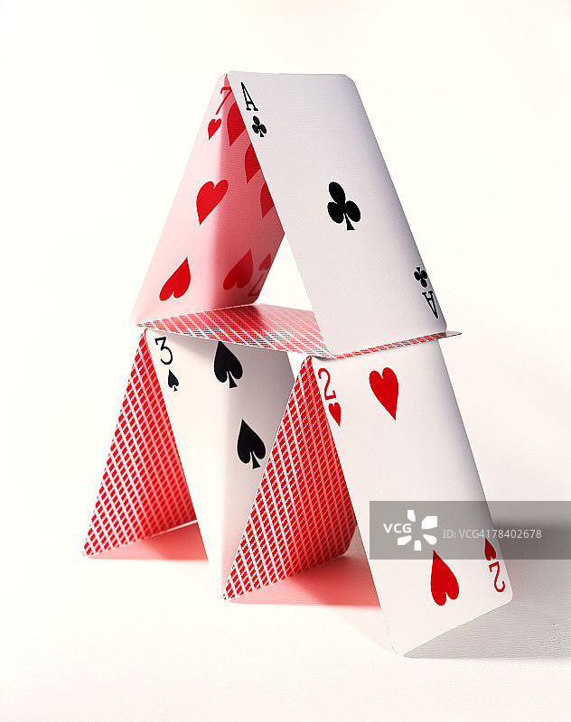 扑克牌金字塔图片素材