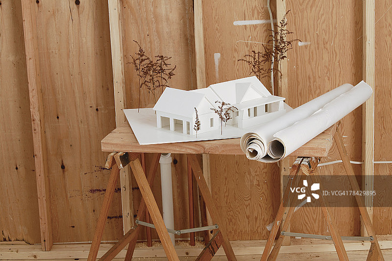 房屋和蓝图的比例模型图片素材