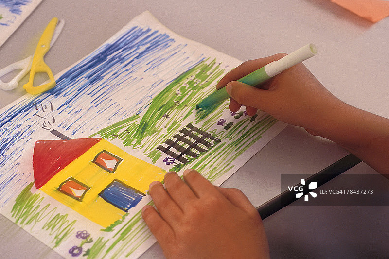 学生用马克笔绘画和着色图片素材