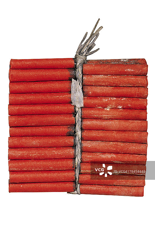 用导火索绑在一起的烟花图片素材