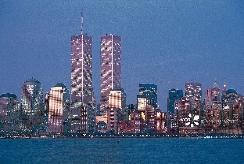 纽约市曼哈顿天际线与世界贸易中心图片素材