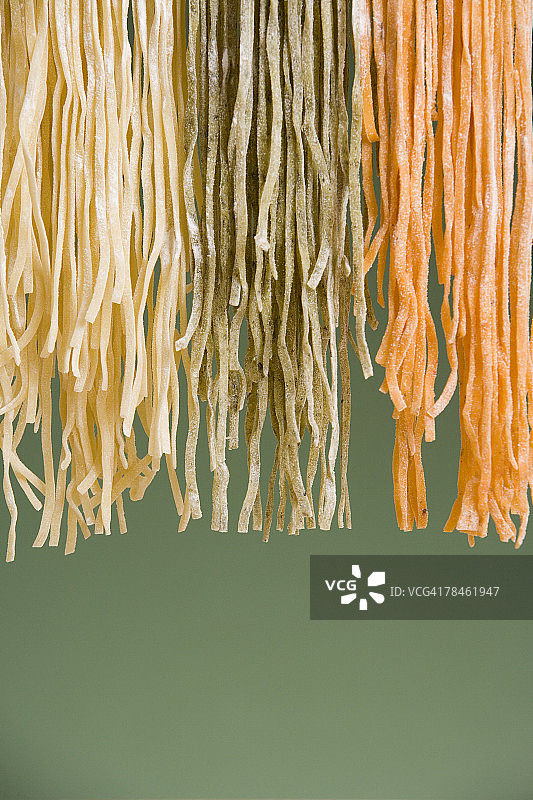 不同类型的意大利宽面条图片素材