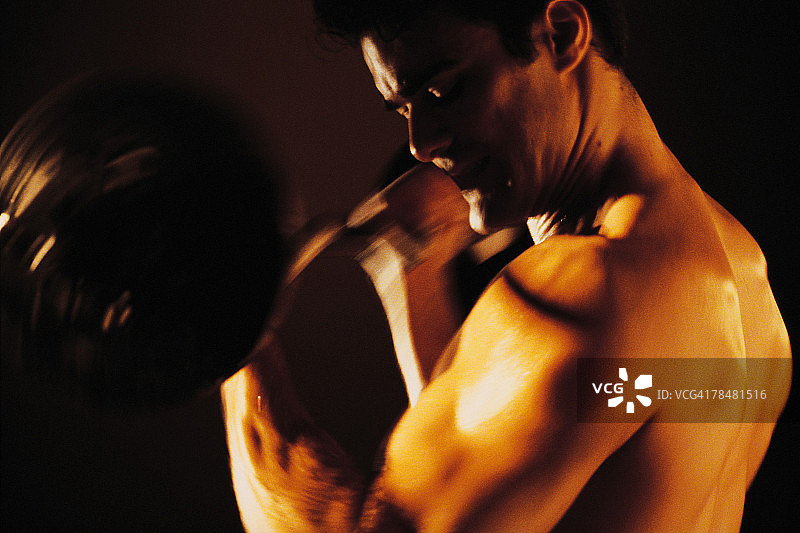 男人举杠铃图片素材