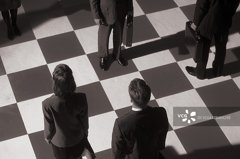 棋盘上的商务人士图片素材