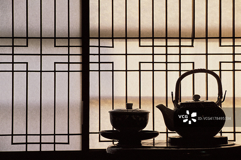 日式茶壶和糖罐图片素材