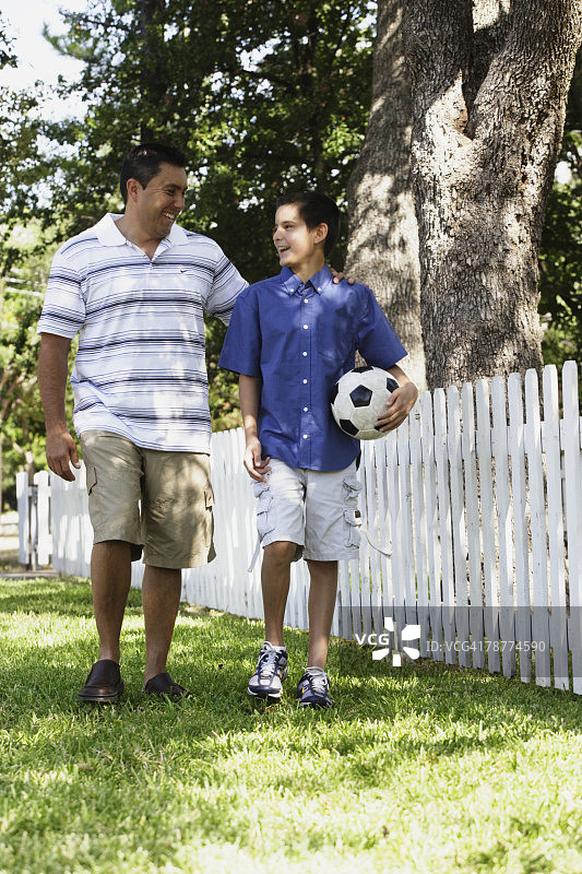 父子同行图片素材