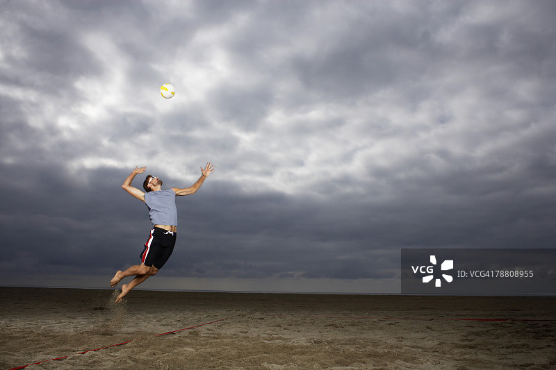 沙滩排球运动员图片素材