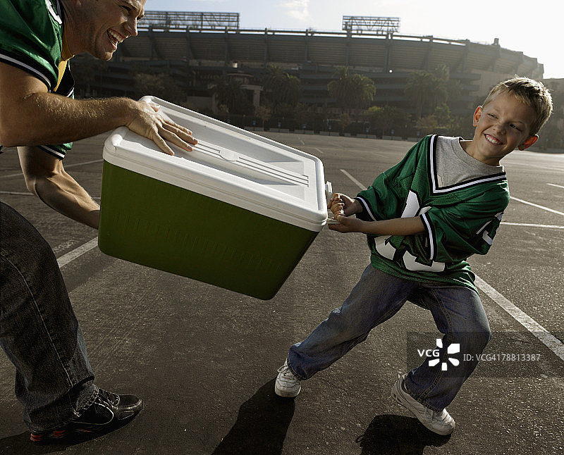 父子野餐图片素材