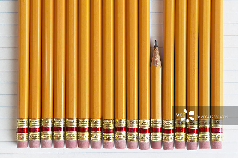 铅笔和笔记本图片素材