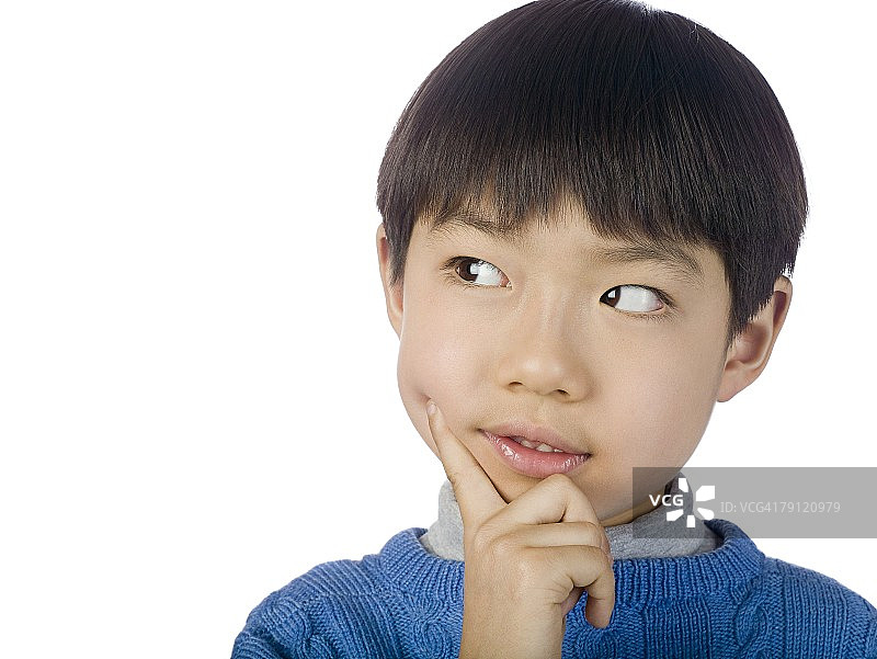 思考中的男孩图片素材