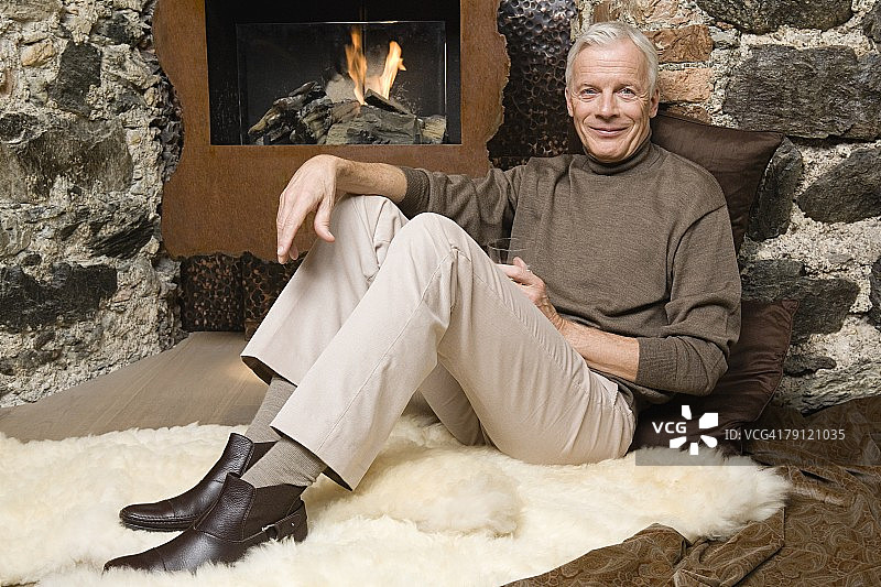 一个年轻人的肖像图片素材