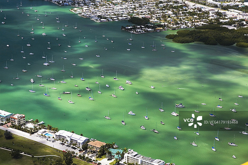 美国佛罗里达群岛沿海旅游度假村的航拍视角图片素材