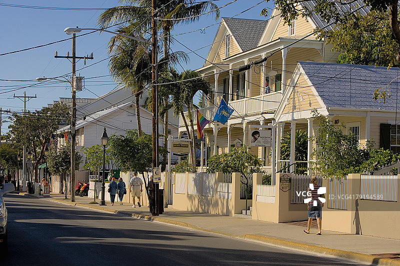 美国佛罗里达州基韦斯特杜瓦尔街路边的建筑物图片素材