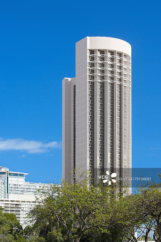 美国夏威夷瓦胡岛檀香山市的摩天大楼仰视图片素材
