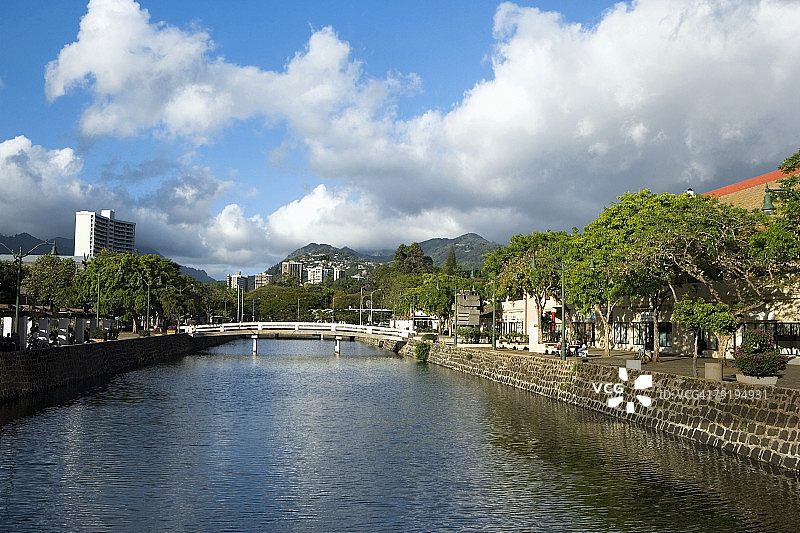 美国夏威夷瓦胡岛檀香山河上的桥梁图片素材
