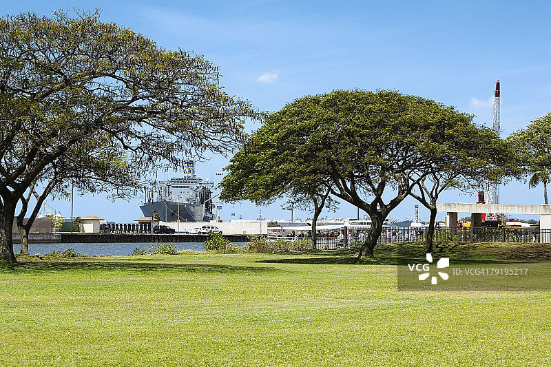 珍珠港的军舰，位于美国夏威夷群岛瓦胡岛檀香山图片素材