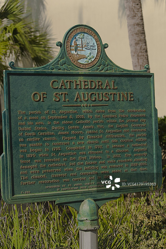 美国佛罗里达州圣奥古斯丁大教堂的信息板特写图片素材