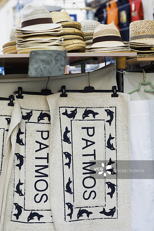 市场摊位上纪念品的特写，希腊多德卡尼斯群岛帕特莫斯图片素材
