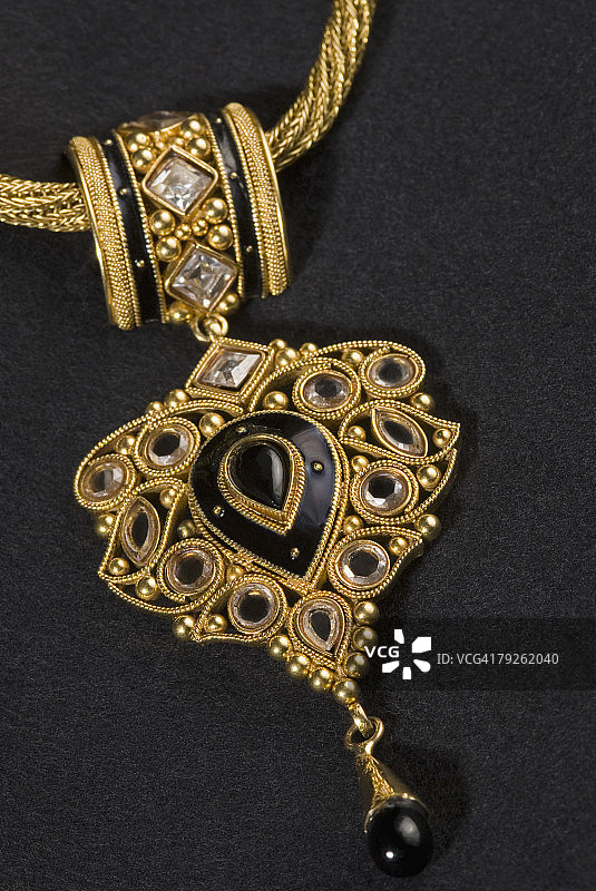 项链吊坠特写图片素材