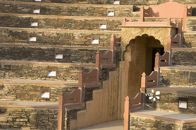 尼姆拉纳堡圆形剧场入口，印度拉贾斯坦邦阿尔瓦尔图片素材