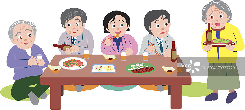 中年妇女端着食物，四个人坐在桌旁（正面视角）图片素材