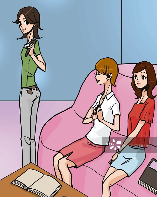 三个女人在唱卡拉OK，正面和侧面视角，插画风格图片素材
