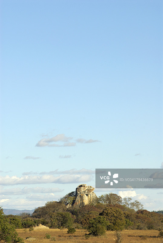 津巴布韦伊梅雷牧场的大型岛山图片素材
