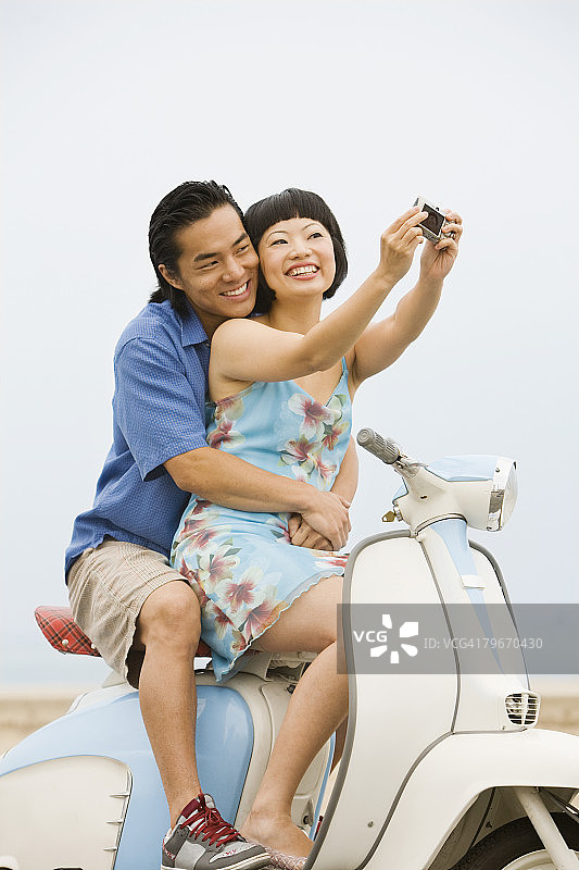 亚洲夫妇自拍图片素材